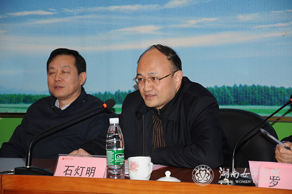 DSC_2412lo.jpg
