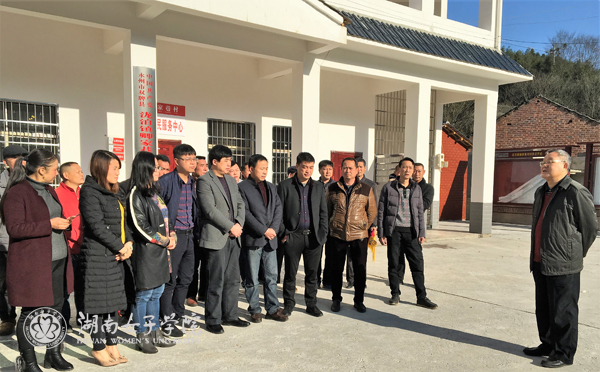 吴洛夫副书记深情寄语卿家巷村l.jpg